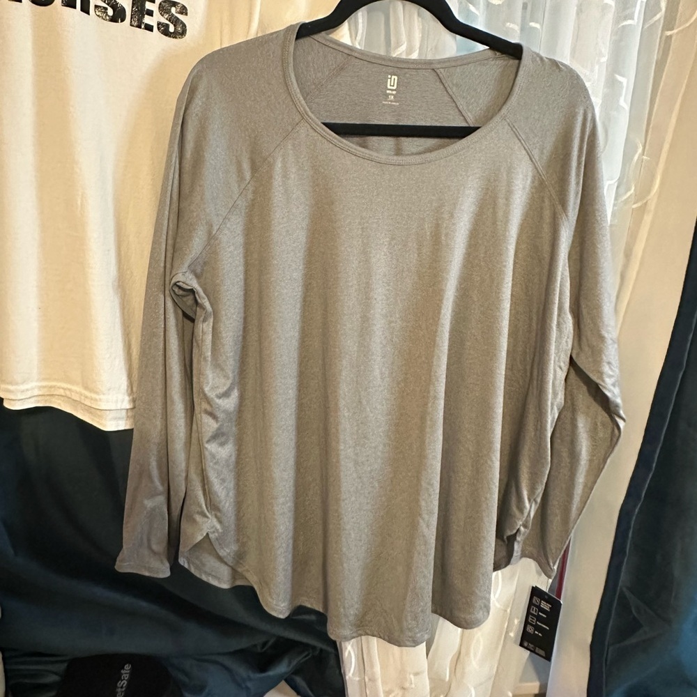 Ideology Gray Long Sleeve dri fit Top women’s 1x